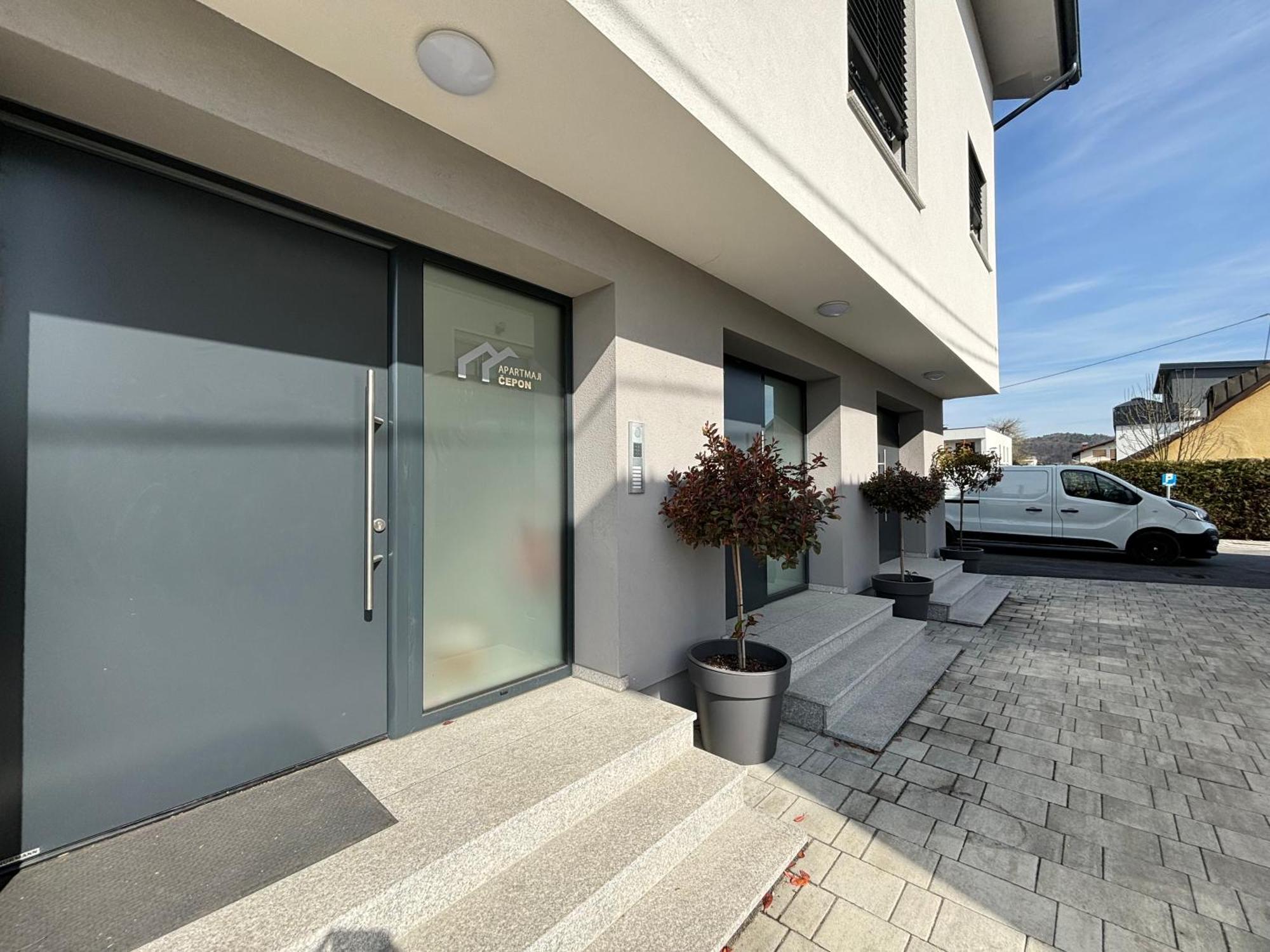 Apartmaji Cepon Любляна Екстериор снимка