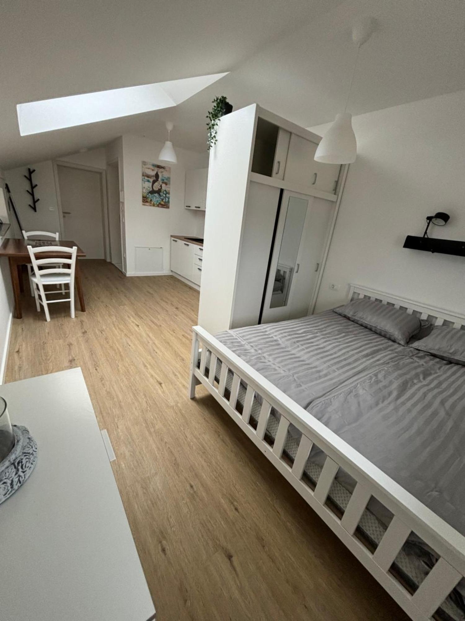 Apartmaji Cepon Любляна Екстериор снимка